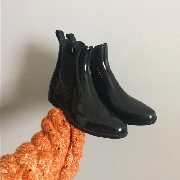 Glossy Chelsea Booties - Picture 2 of 4